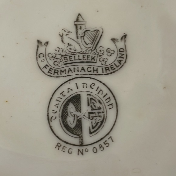 🟡 VINTAGE BELLEEK OPEN HANDLE SERVING PLATE - Picture 5 of 5